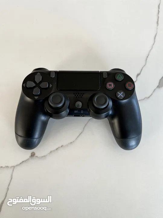 PlayStation 4 - 1TB + 2 Controllers (Digital Only Excellent Condition)