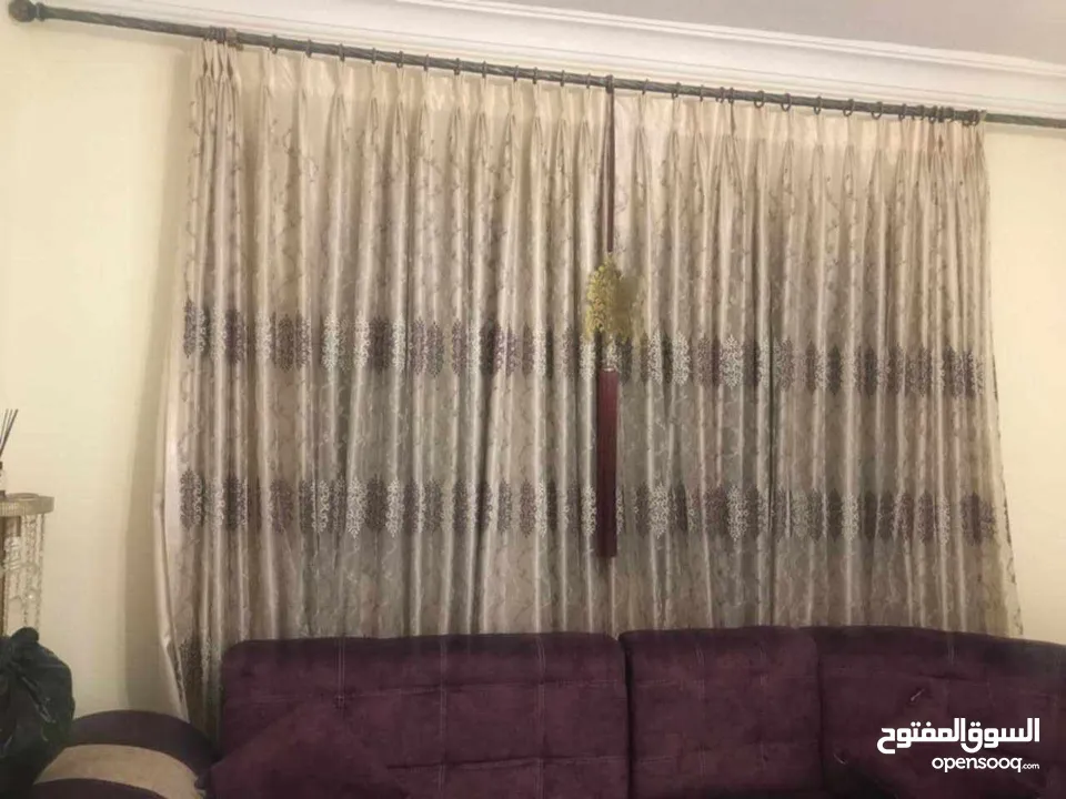 طقم ضيوف كورنر للبيع مع طاولات و برادي