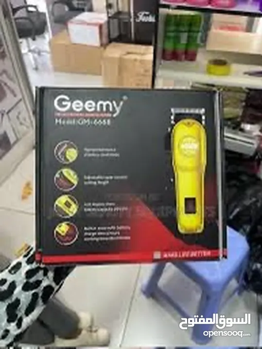 ماكينة قص الشعر الاحترافية Geemy GM-6668 – قوة وأناقة في جهاز واحد