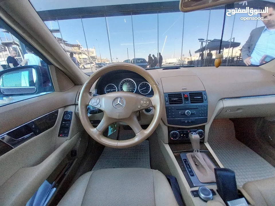 Mercedes-Benz C200 وارد الوكالة و صيانة الوكالة