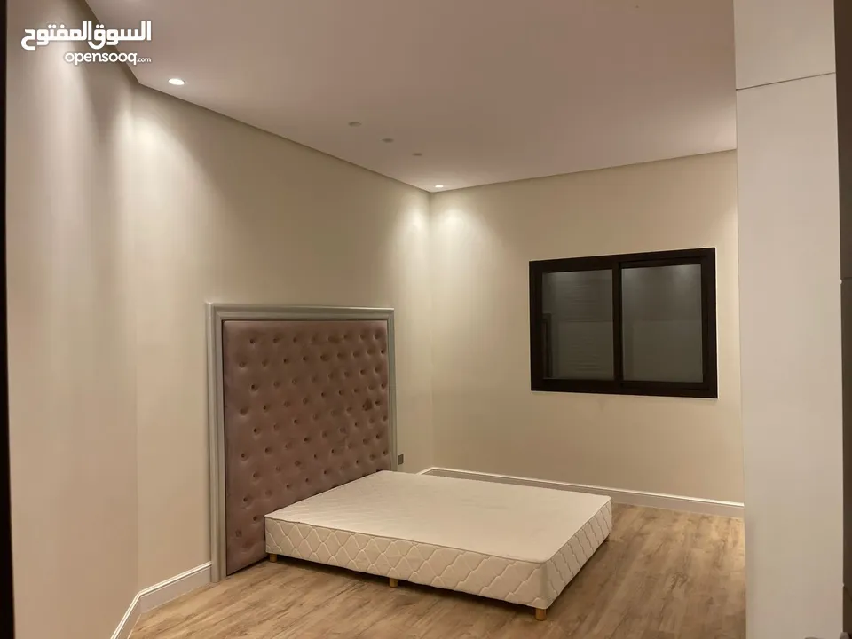 أحمد ابو زين لدهانات الخشب و الحديد و الجدران