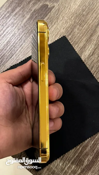 iPhone 15Pro Gold 24KT