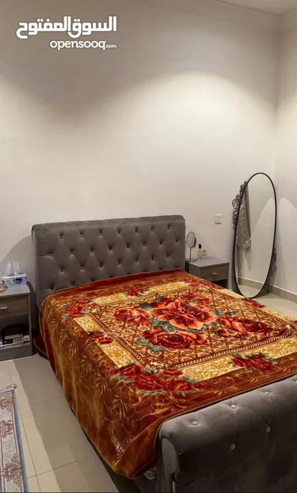 أثاث مستعمل بحالة ممتازة