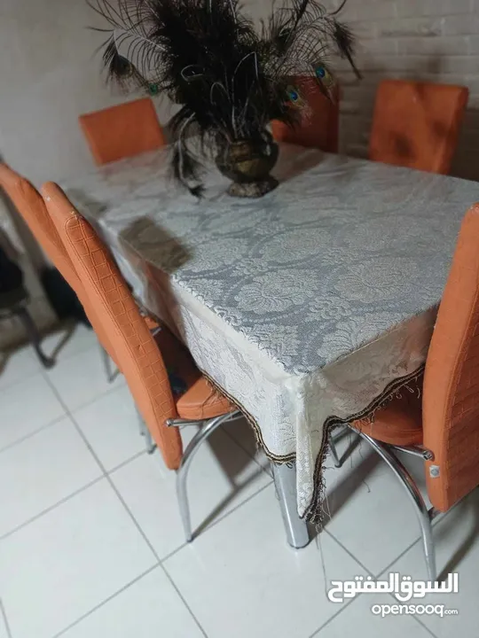 طاولة سكوريت أنيقة للبيع  نظافة من البيت مباشرة – مش معرض ولا وساطة ستايل عصري ولمسة راقية