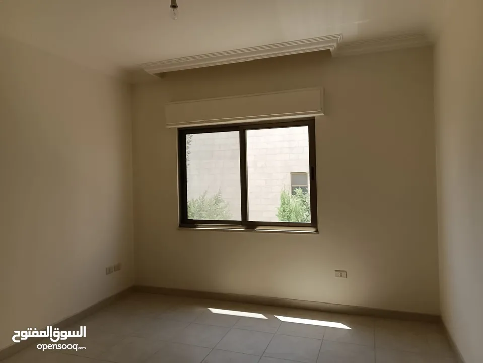 شقة شبه مفروشة للايجار في دير غبار ( Property 40672 ) سنوي فقط