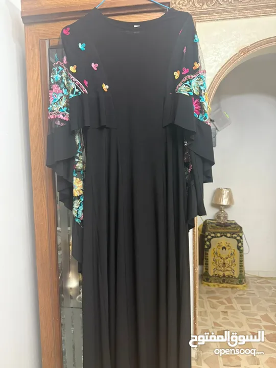 فساتين سهرة للبيع بحالة ممتازة وموديلات مميزة
