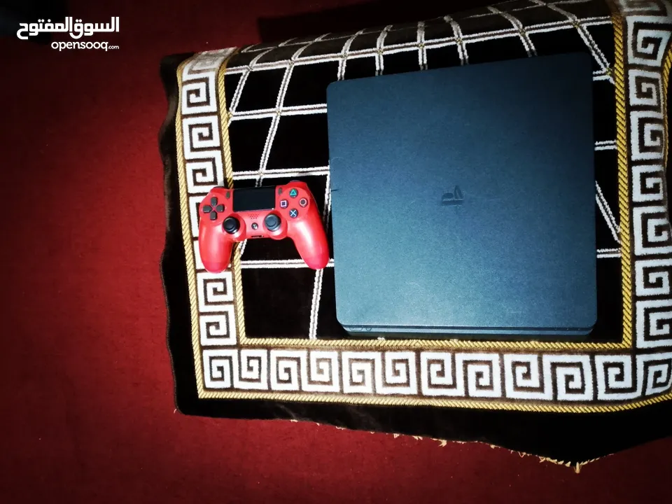 بلايستيشن 4 سلم مستعمل 6 اشهر اقرأ الوصف
