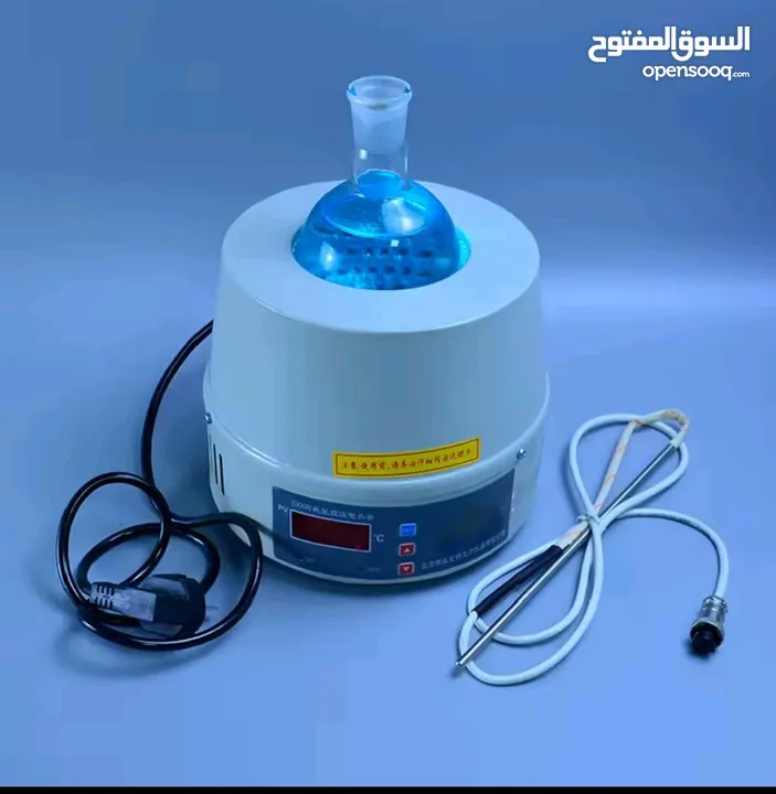 جهاز تقطير. زيوت عطور نباتات