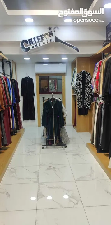 للإيجار محل تجاري في مجمع الهيبرون سنتر A طابق 3