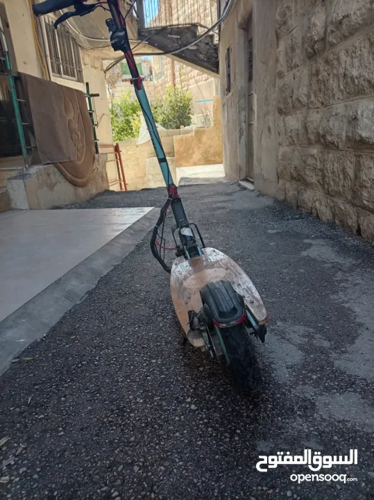 سكوتر مع شاحن 48فولت