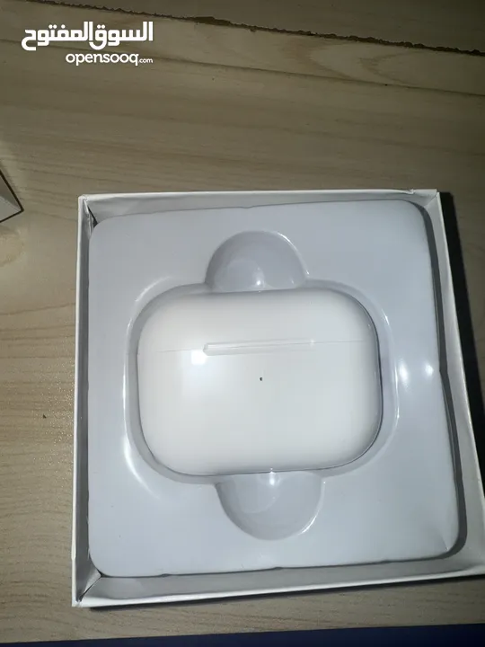 سماعات ابل اير بودز برو 2 جديد بكرتونتو و ساعه ذكيه  ابل سبع كساتك مختلفه جديده بكرتونتها