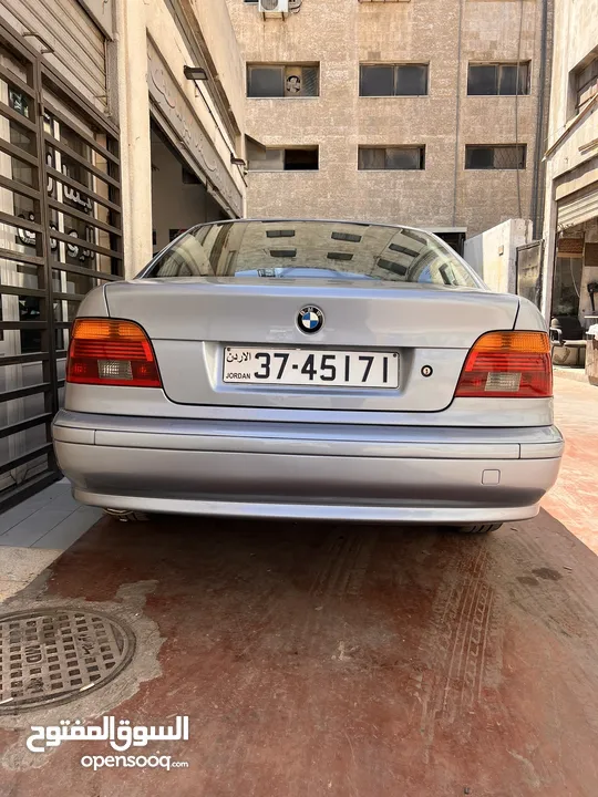 Bmw 2003 وارد الشركة ماشية 100 الف فقط