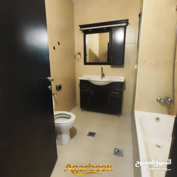 شقة غير مفروشة للايجار  المصايف - بالقرب من سوبر ماركت بيروت