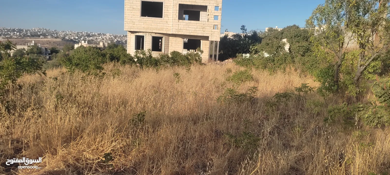 أرض مميزة للبيع