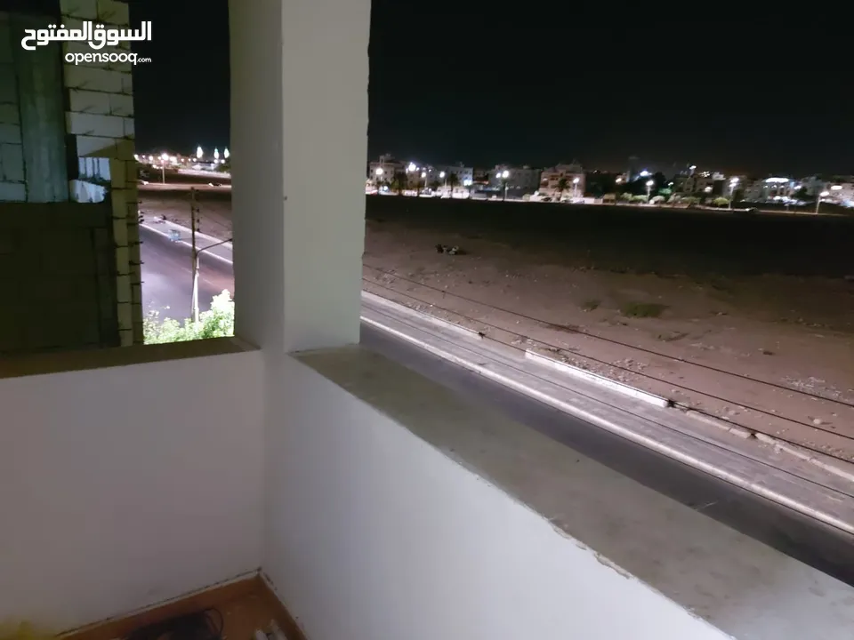 شقه للبيع في العقبه