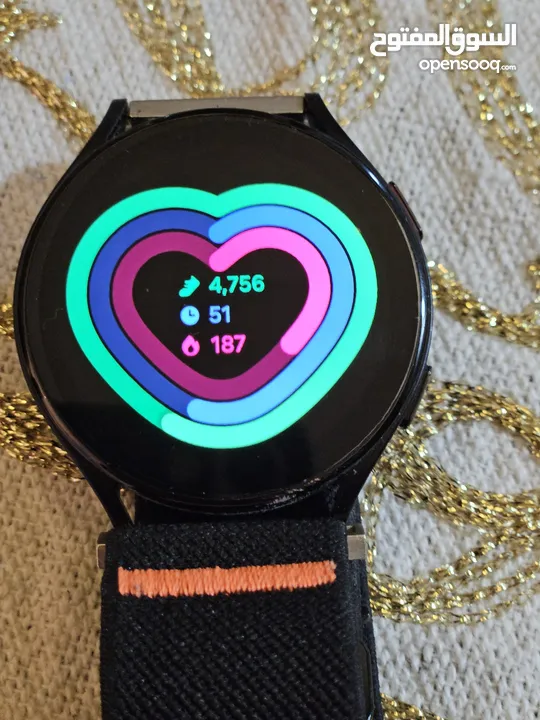 ساعة ذكيه من نوع سامسونج جالكسي ووتش 5  بحاله ممتازه مع الشاحنgalaxy watch 5