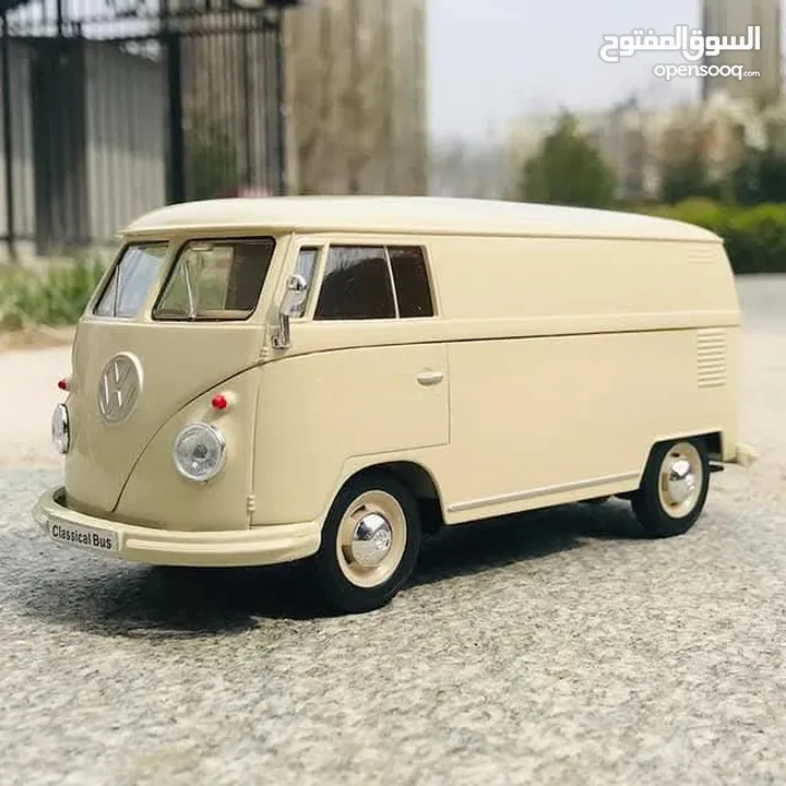 مجسمات قياس 1\24 منوعة يوجد مرسيدس وبي إم دبليو وبورش وفيراري وداتسون والكثير من السيارات الكلاسيكية