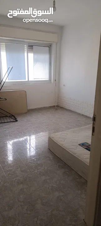 شقة غرفتين نوم للايجار بجانب روضة الجميل