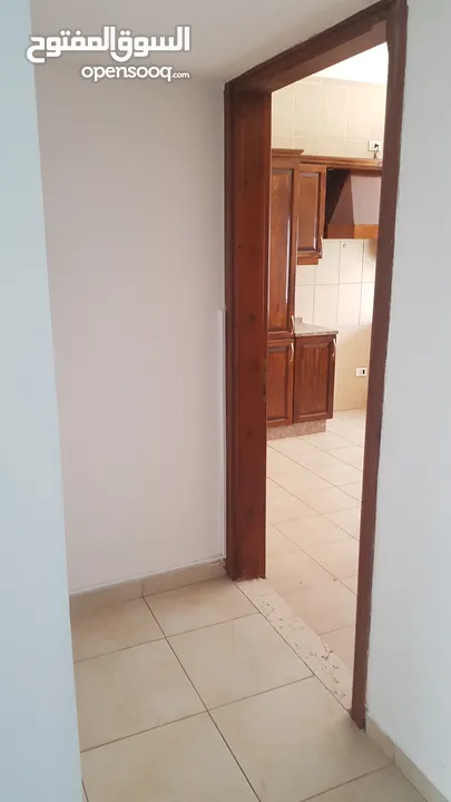 شقه في الشميساني للإيجار 170م طابق أول