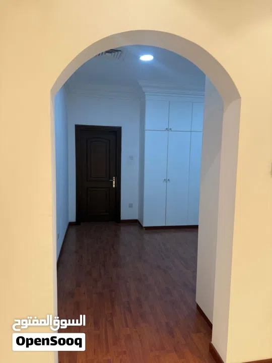 For Rent : Furnished Rooms for Executive Bachelors and Couples