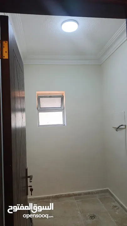 شقة مساحة 220م مميزة جداً للبيع طابقية كل طابق شقة / اسكان المهندسين مقابل منطقة حي الصحابة