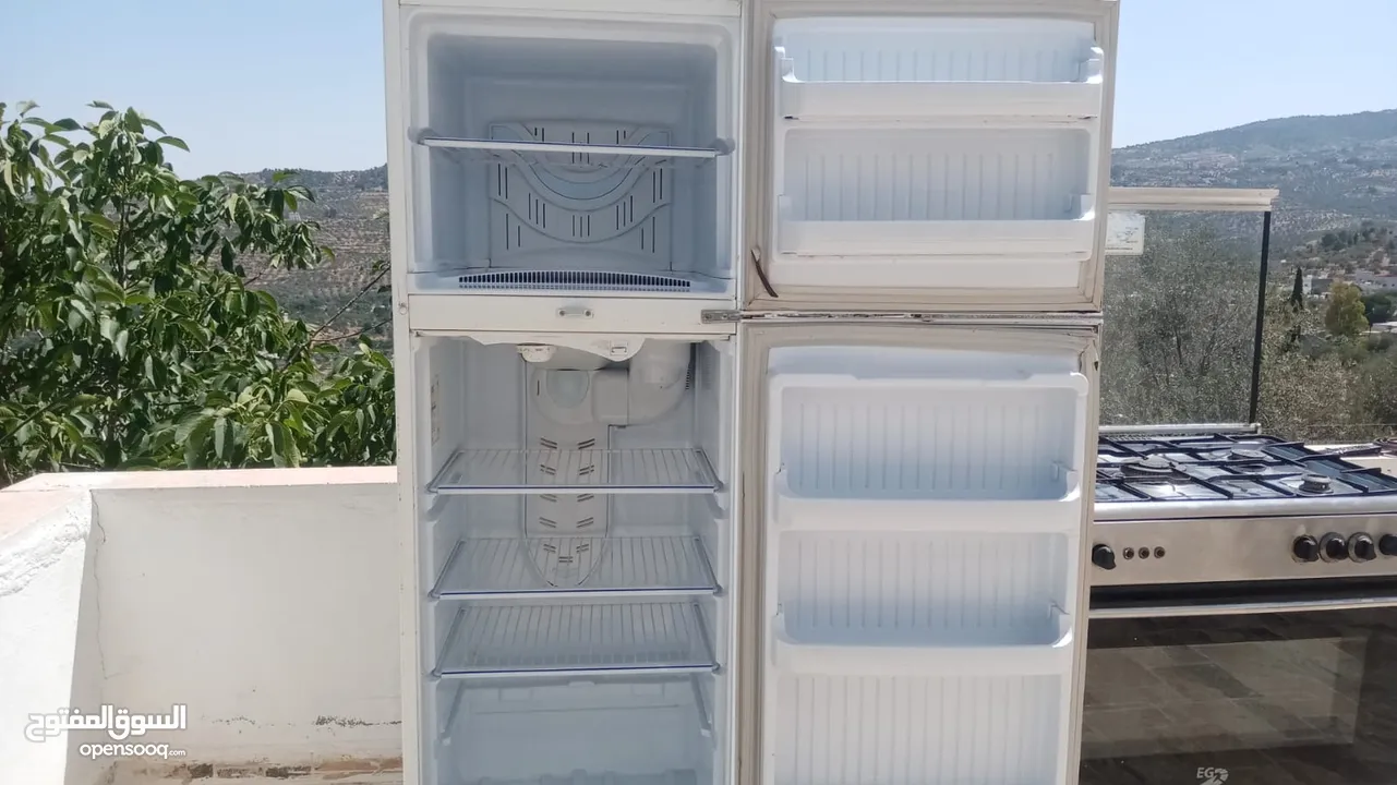 ثلاجة وغاز مستعمل بحالة ممتازة للبيع بداعي التجديد