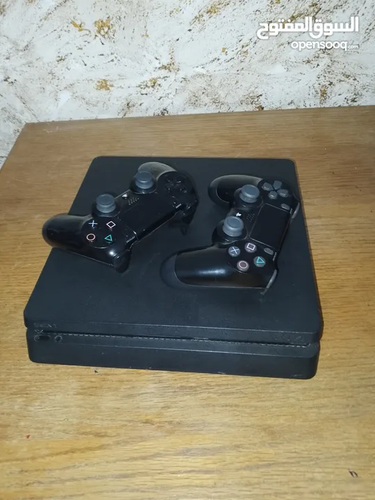 PS4 SLIM بلايستيشن فور سليم للبيع او 22/10/2025البدل على ايفون مع كفاله ل