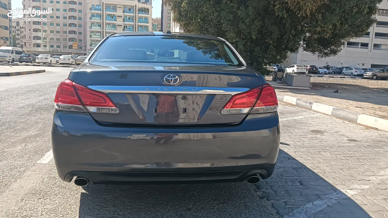 DHS 25500/= TOYOTA AVALON LIMITED 2011 - مسرفس بالكامل - رقم واحد - قيمة في النظافه