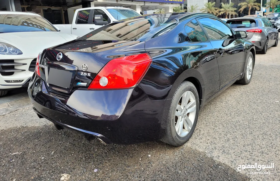 Nissan altima  2.5 S