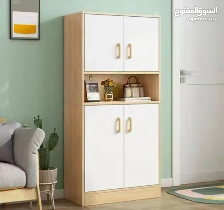 خزانة مطبخ خشب بـ 4 أبواب + رف وسطي بتصميم عملي وعصري مصنوعة من خشب متين، مزيج اللون الخشبي الطبيعي