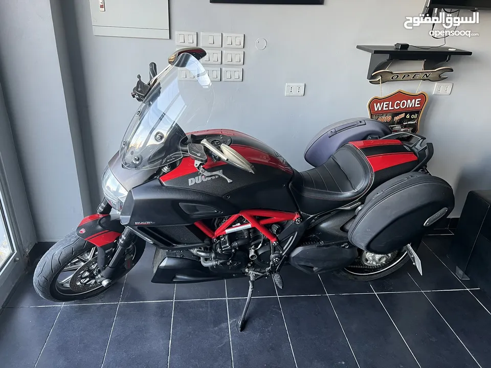 2015 Ducati diavel  6000 km