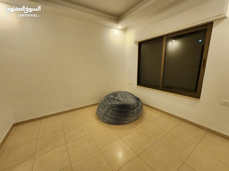 شقة فارغة للبيع في دير غبار ref : 14244