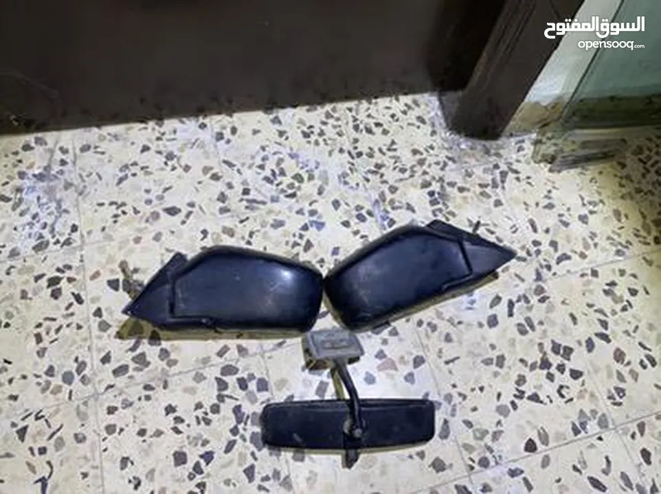 كراسي فولفو 240 و بخاخ مواسير و زجاج و قطع اخرى كثيره للبيع المستعجل