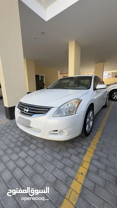 Nissan Altima 2011 model for sale