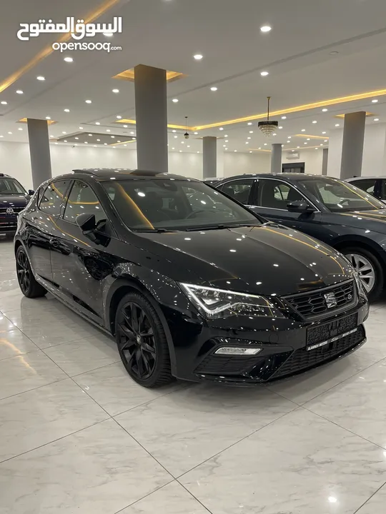 Seat leon fr // فتحة سقف بانوراما كاملة الاضافات طلاء الشركة يد صفر
