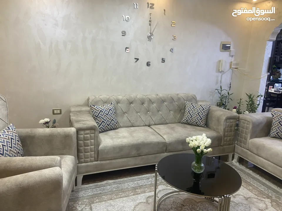 طقم كنب جديد استعمال عرسان شهرين  للتواصل على الواتس