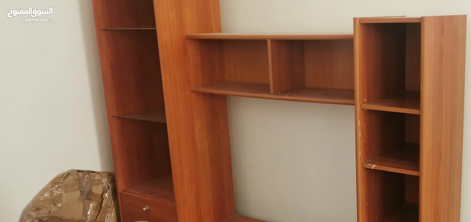 بوفيه للتلفزيون بحالة جيدة جدا خشب ماليزي