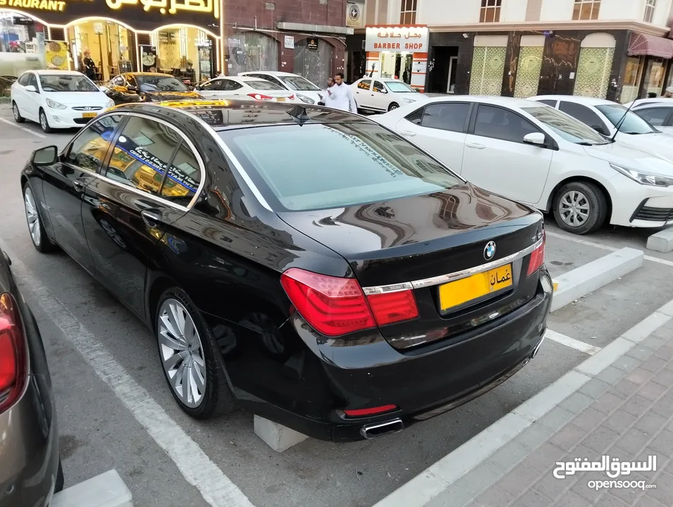 BMW 740i  2010    سيارة بي أم دبليو       علي اعلي مستوي من النظافة ولا تحتاج لأي مصاريف