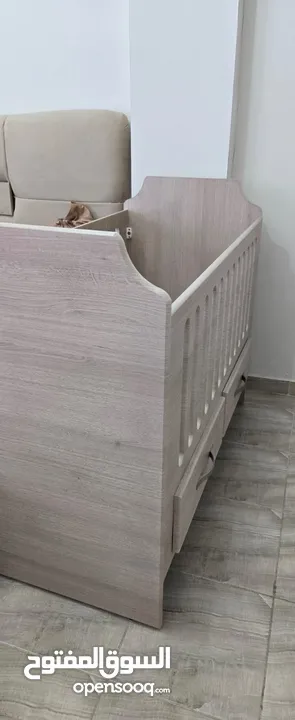 تخت اطفال مستعمل مرا واحدة  يعني جديد