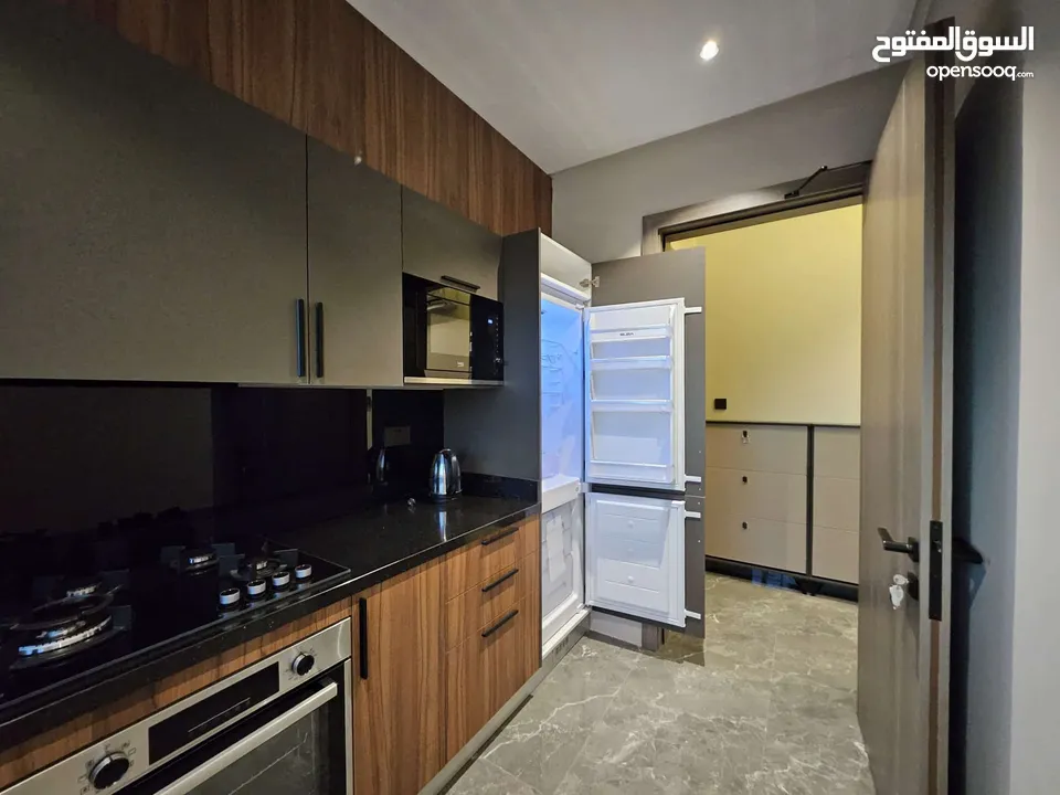 شقق سكنية فاخرة مفروشة بالكامل بإرقى الاثاث شاملة للماء والكهرباء . انترنت مجاني