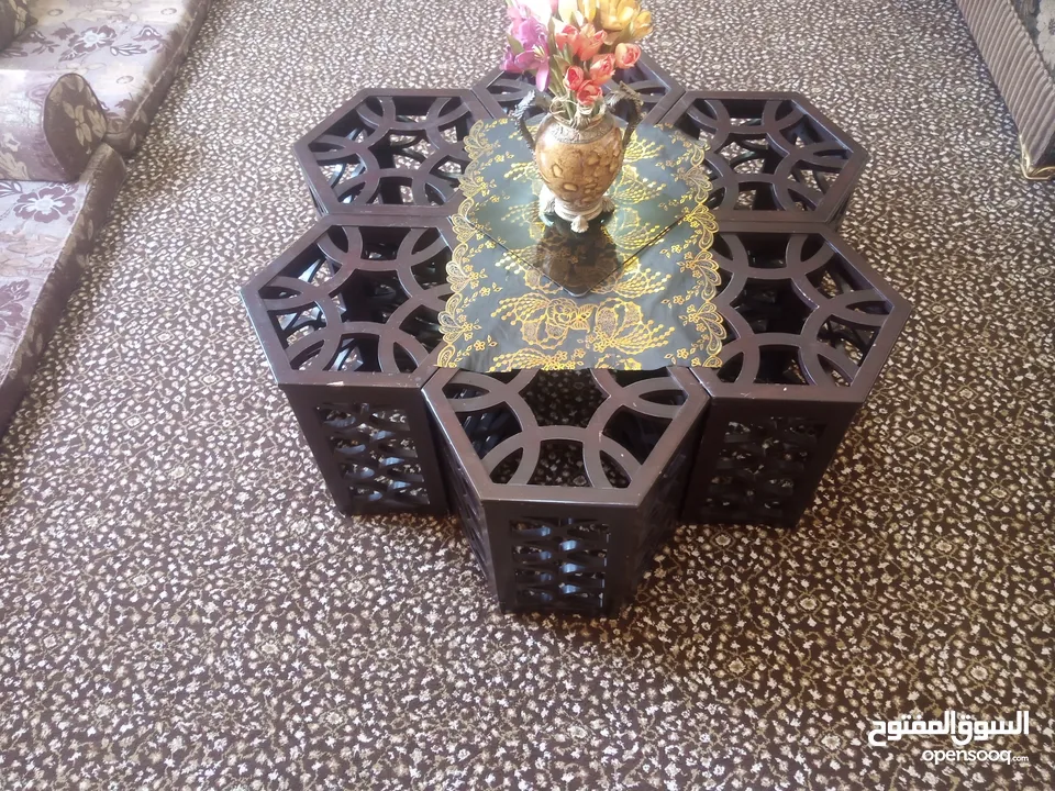طاوله ارابيسك لغرف الضيوف خشب ثقيل حجم كبير