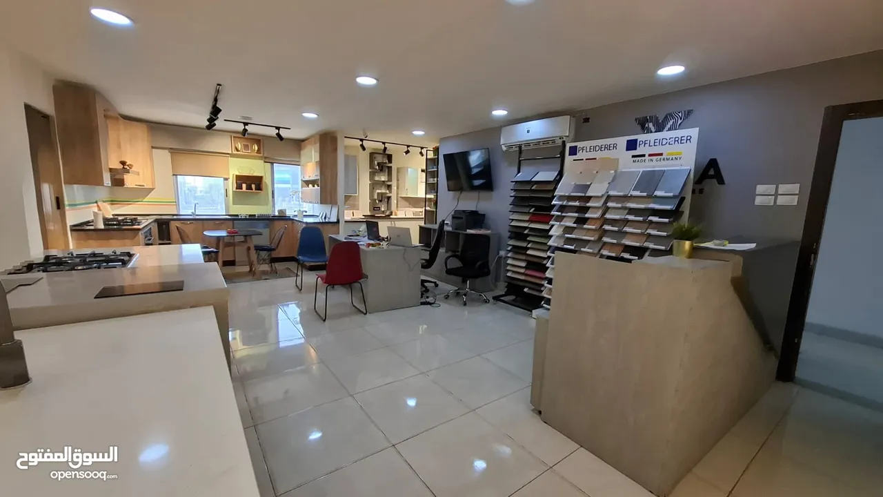 معرض للمطابخ مفروش بالكامل مع الاجهزه في شارع الاذاعه و التلفزيون مقابل سيفوق الجمله الطابق الثاني