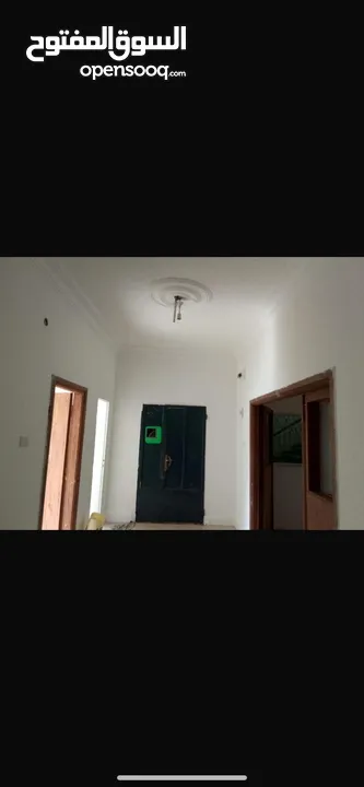 نوع البناء جديد لا يوجد أي مشاكل ويوجد خزنات مياه طابق تاني يوجد كراج سيرات ويوجد ساحه كبيره يوجدسوق