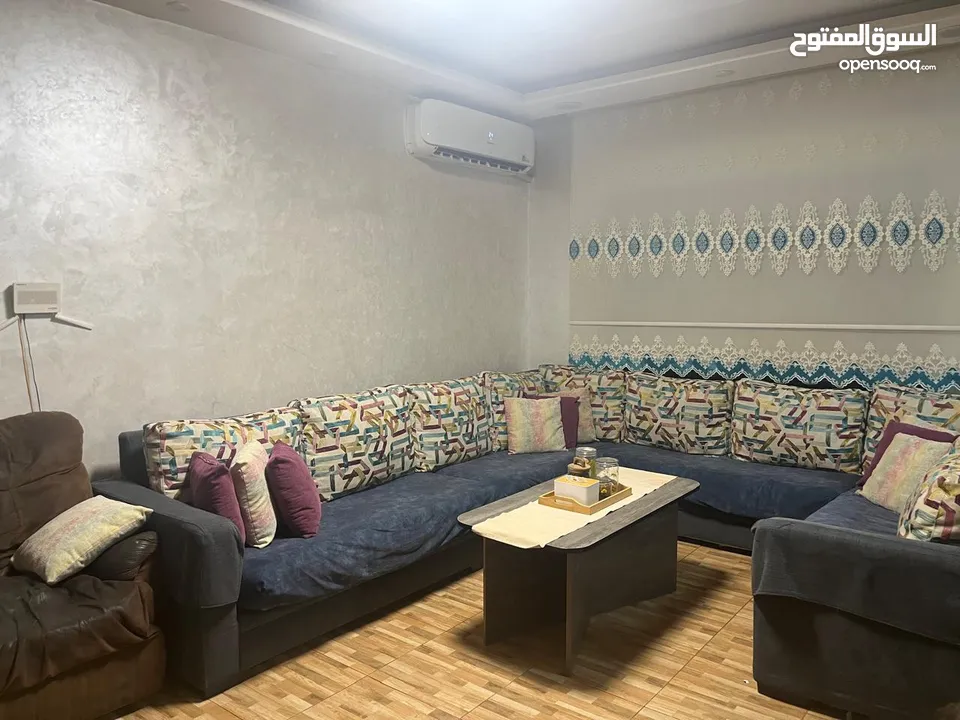 شقة مميزة للبيع مقابل الحرية مول  بالقرب من تقاطع الإرسال