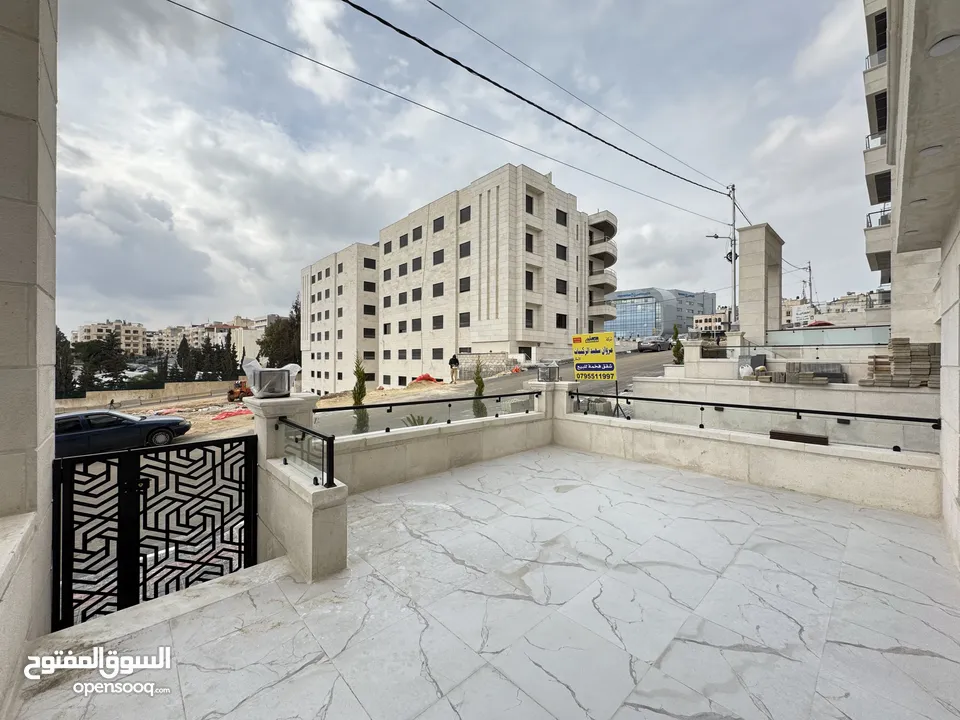 شقة طابق ارضي للبيع مساحة 240م باجمل مناطق خلدا (مشروع 113)