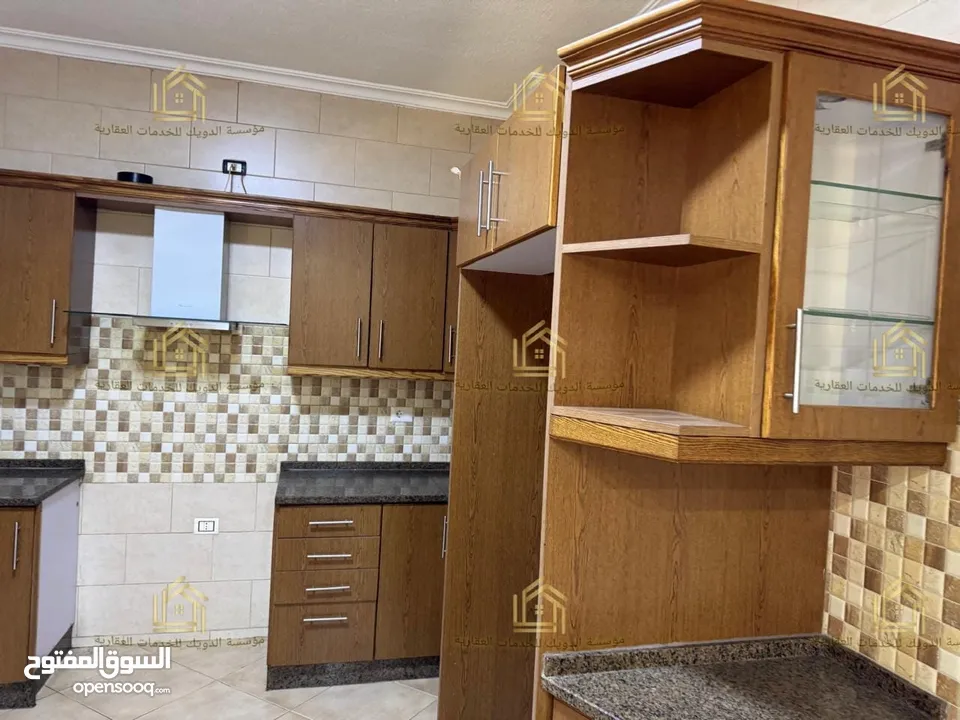 شقة مميزة - الرابية - 3نوم1ماستر - ارضية - ترس - قرب الخدمات العامة
