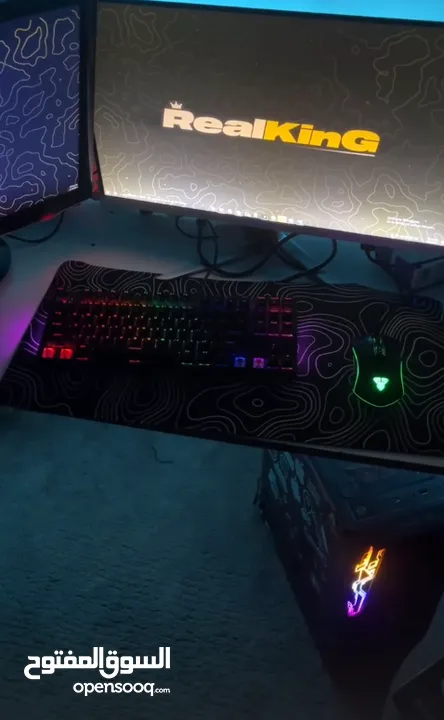 كمبيوتر قيمنق مع شاشة وكل مستلزماته بشغل كل الالعاب بمواصفات ممتازة