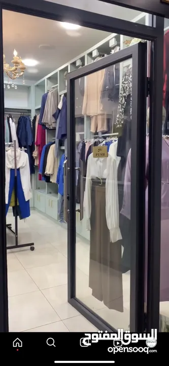 ديكور محل ملابس  للبيع