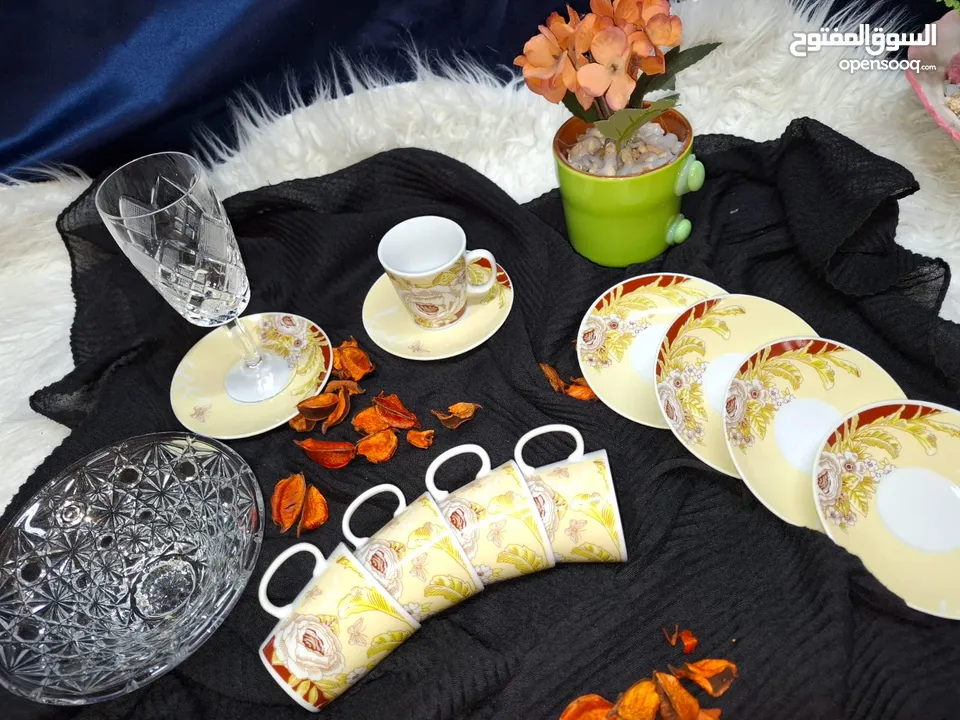 أطقم سفرة بورسلان ماركات عالمية .جديد. الوان متعددة وراقية