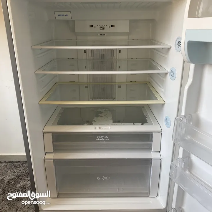 ثلاجة ال جي سعة 545.5 لتر بحالة جيدة جدا للبيع